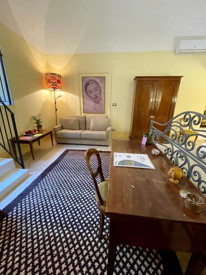 לצ'ה 4 Balconi Rooms- Dimora Arditi B&B מראה חיצוני תמונה