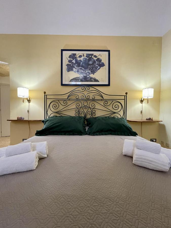 לצ'ה 4 Balconi Rooms- Dimora Arditi B&B מראה חיצוני תמונה