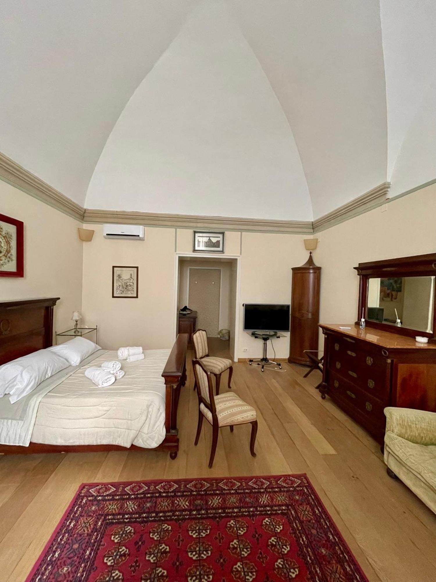 לצ'ה 4 Balconi Rooms- Dimora Arditi B&B מראה חיצוני תמונה