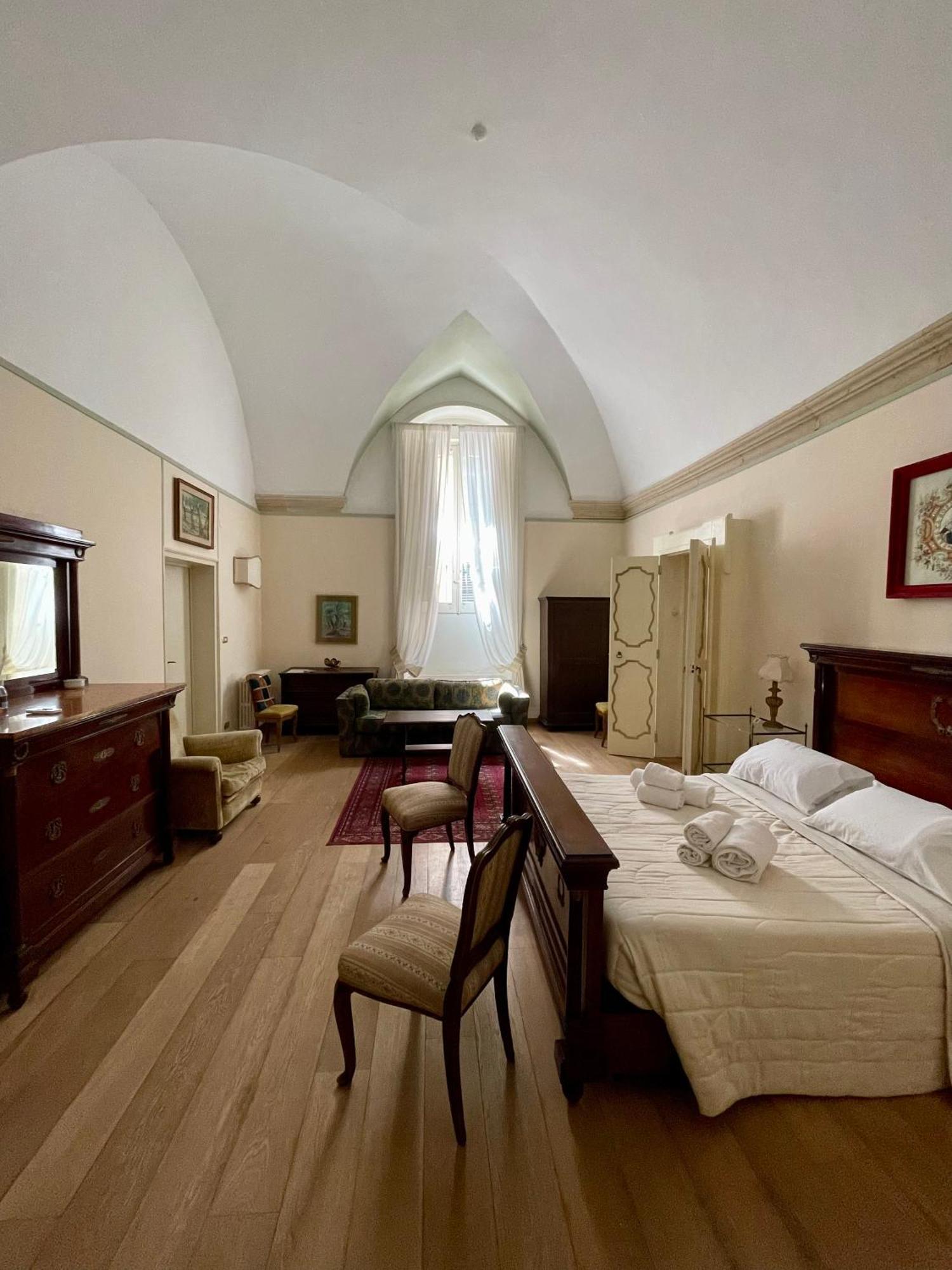 לצ'ה 4 Balconi Rooms- Dimora Arditi B&B מראה חיצוני תמונה