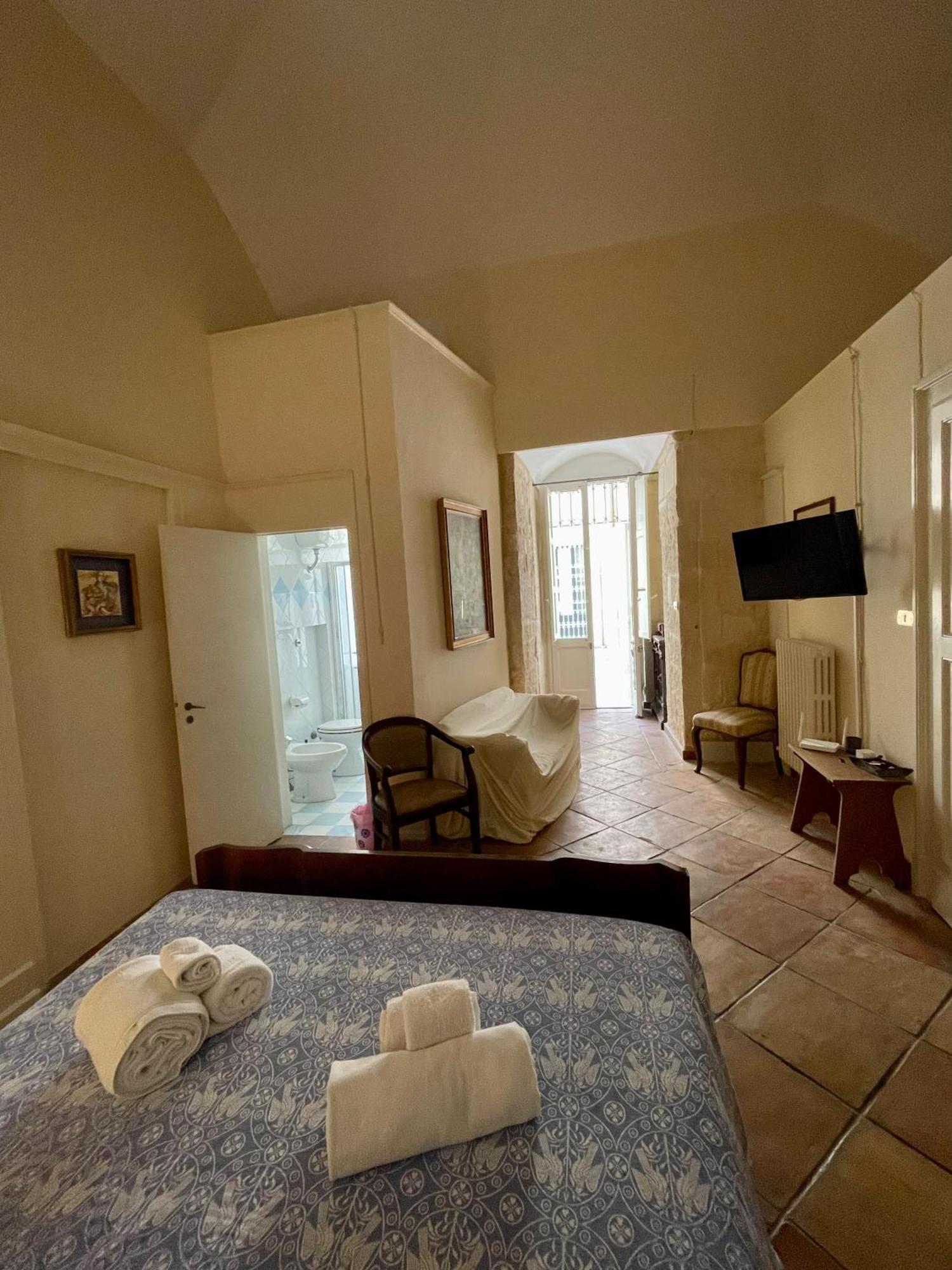 לצ'ה 4 Balconi Rooms- Dimora Arditi B&B מראה חיצוני תמונה