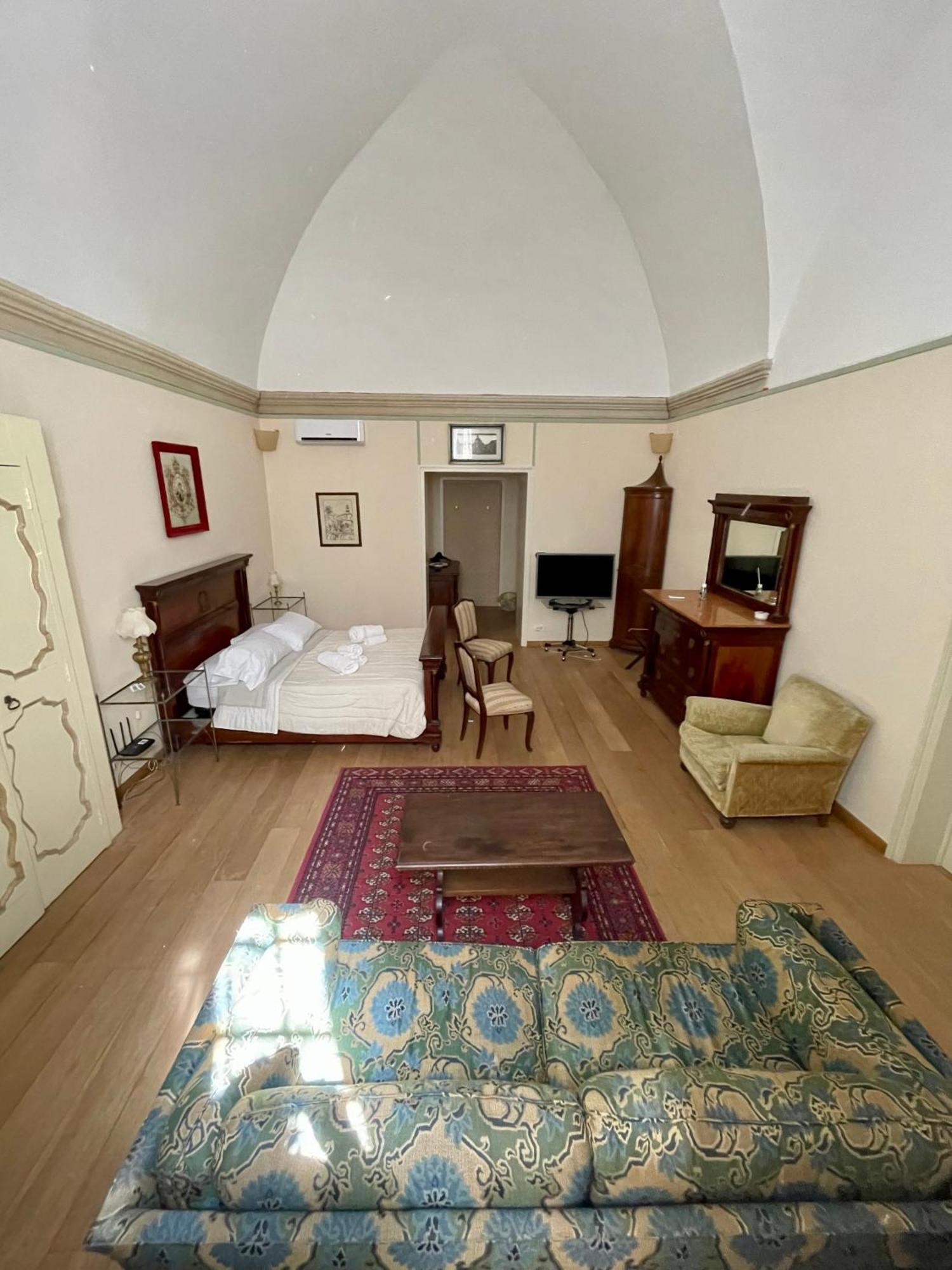לצ'ה 4 Balconi Rooms- Dimora Arditi B&B מראה חיצוני תמונה