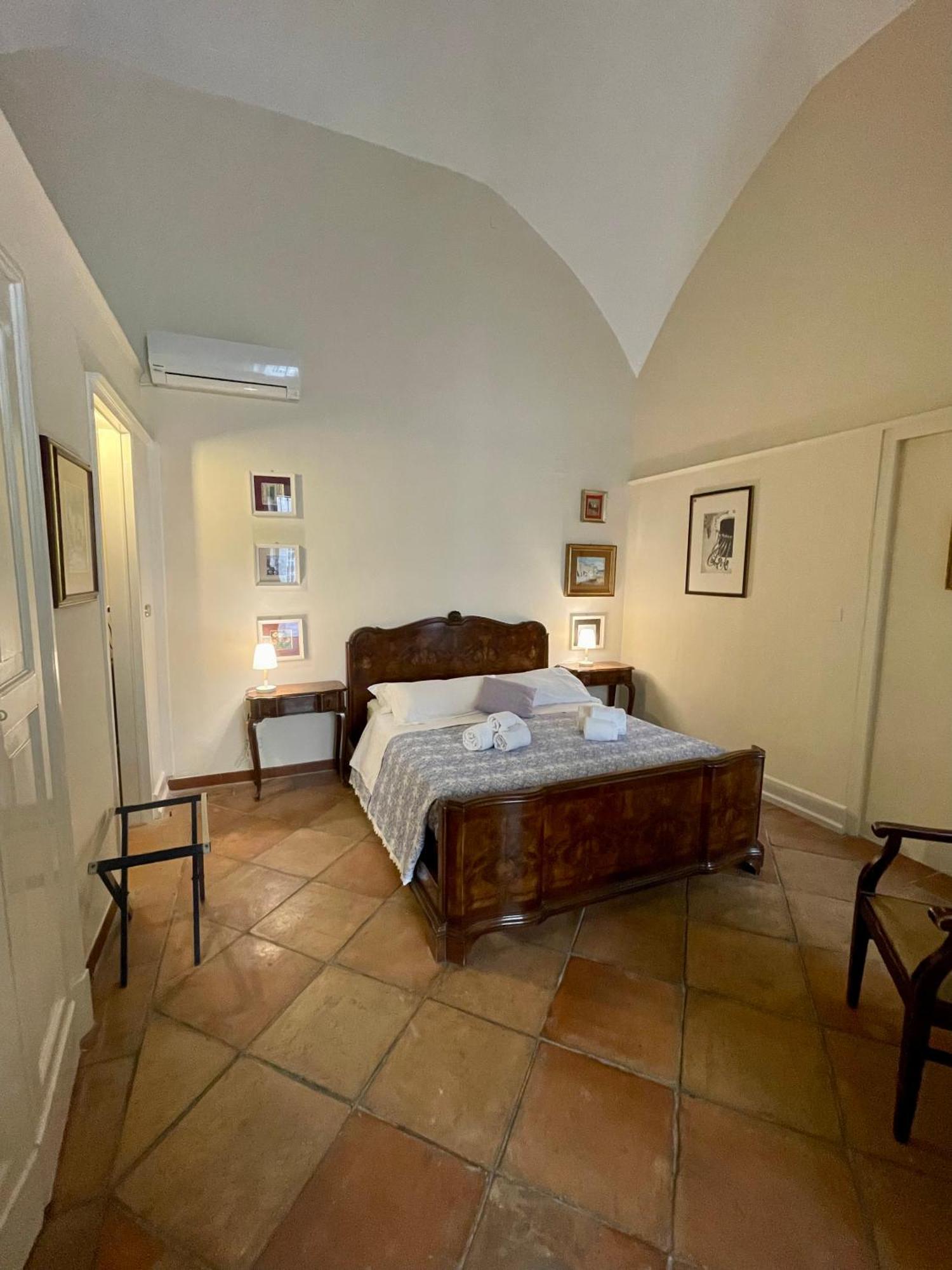 לצ'ה 4 Balconi Rooms- Dimora Arditi B&B מראה חיצוני תמונה
