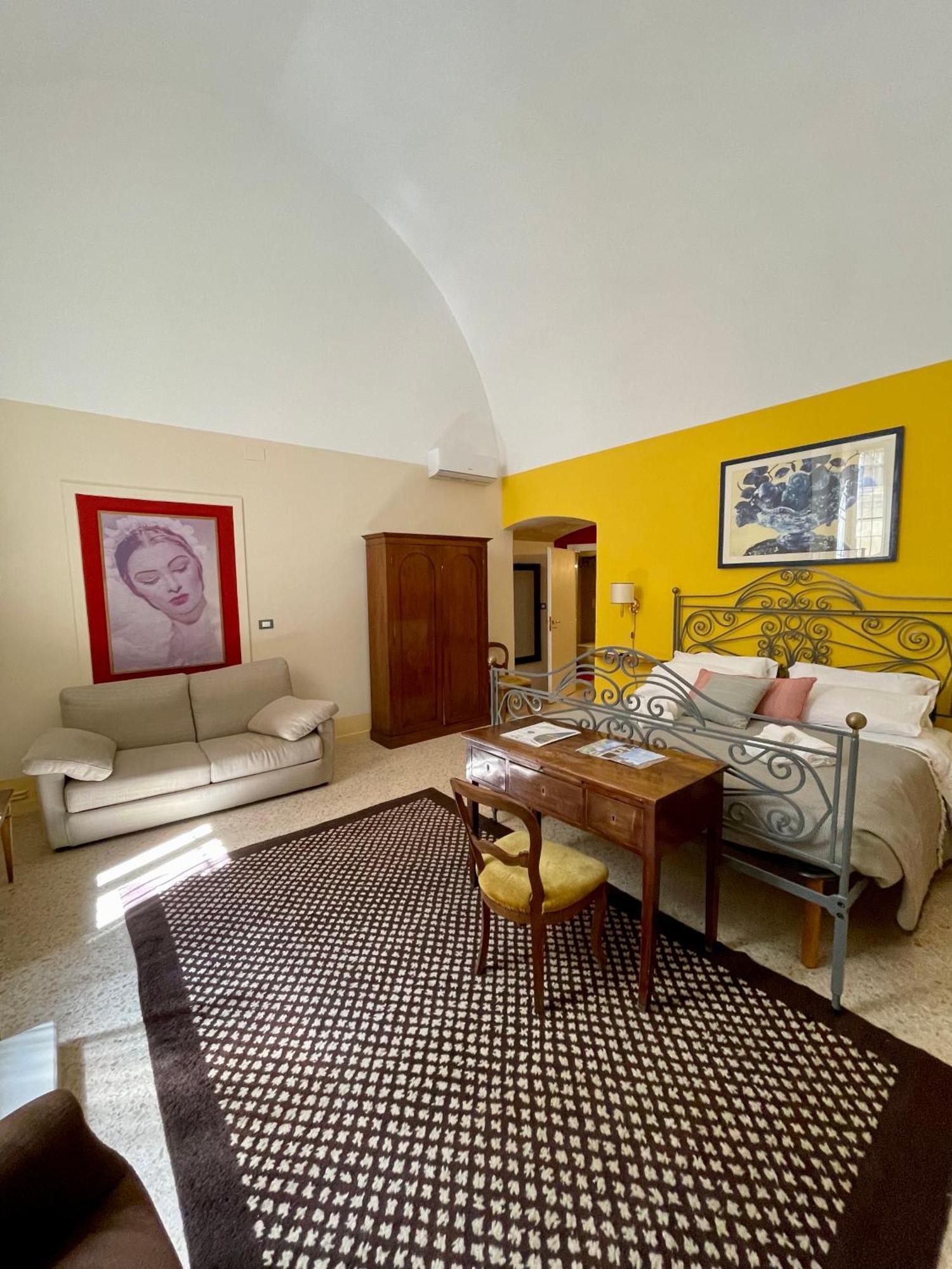 לצ'ה 4 Balconi Rooms- Dimora Arditi B&B מראה חיצוני תמונה