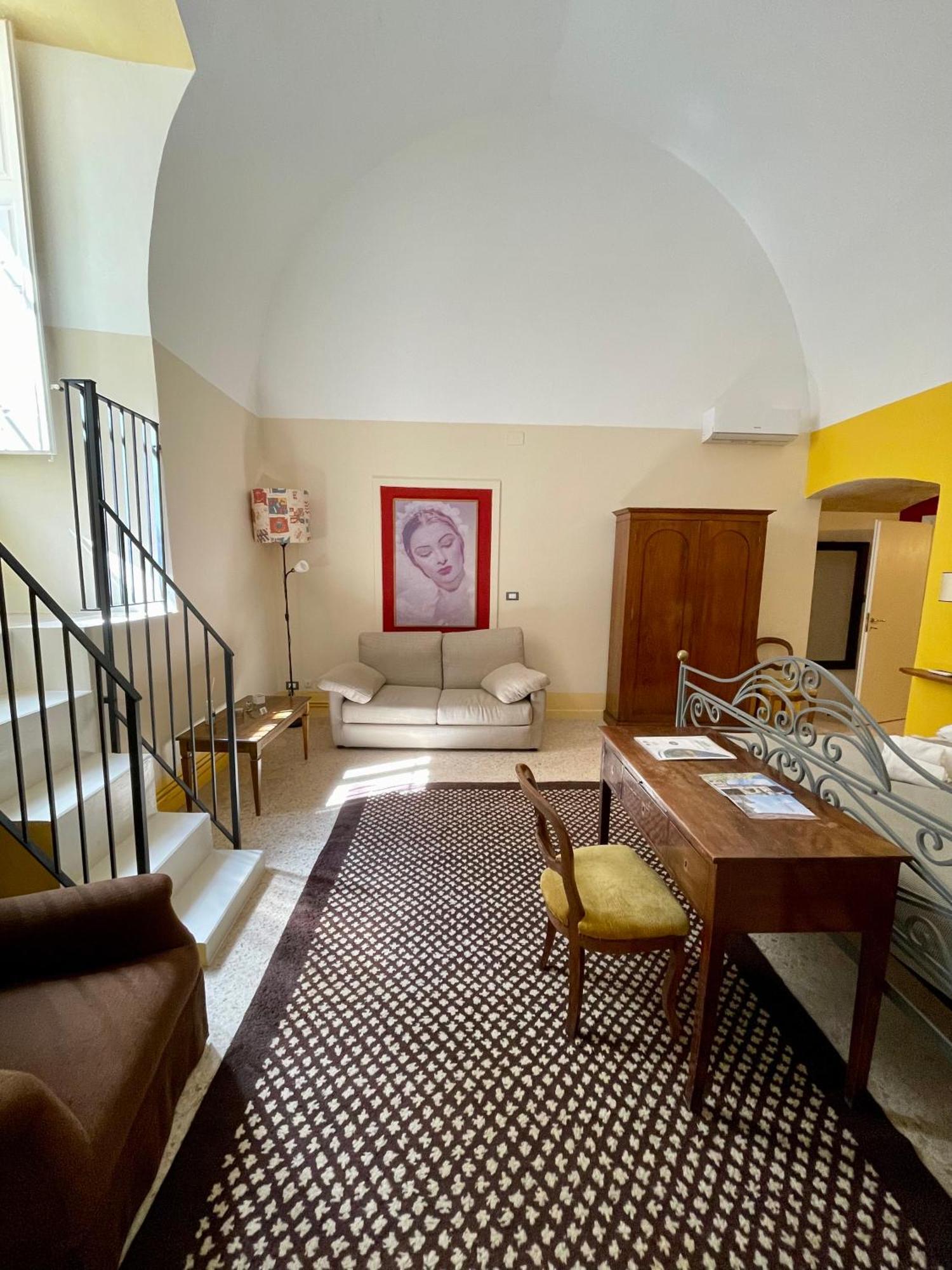 לצ'ה 4 Balconi Rooms- Dimora Arditi B&B מראה חיצוני תמונה