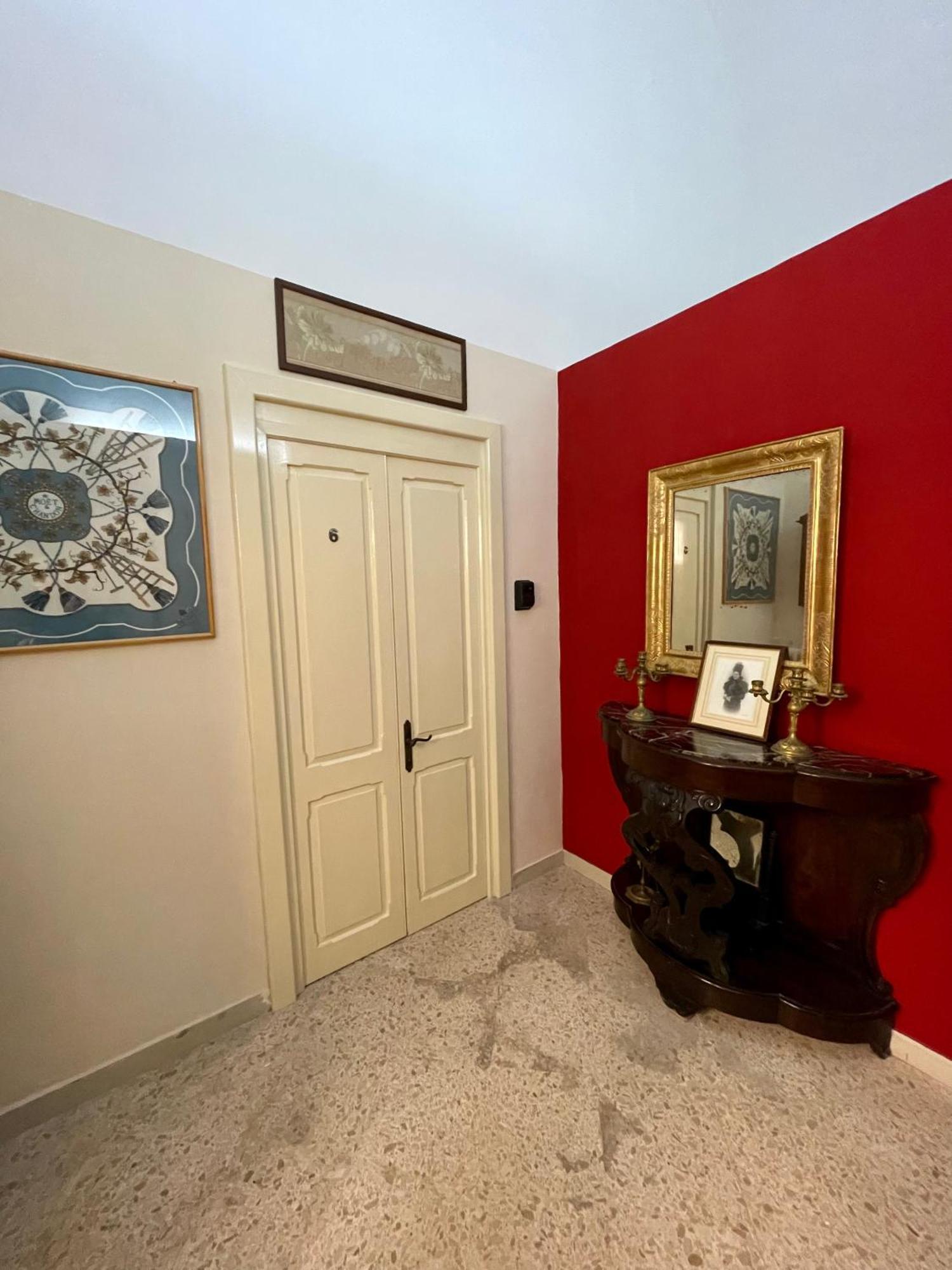 לצ'ה 4 Balconi Rooms- Dimora Arditi B&B מראה חיצוני תמונה